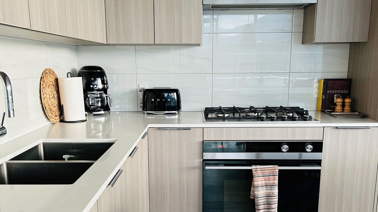 Photo of Kitchen in District of North Vancouver