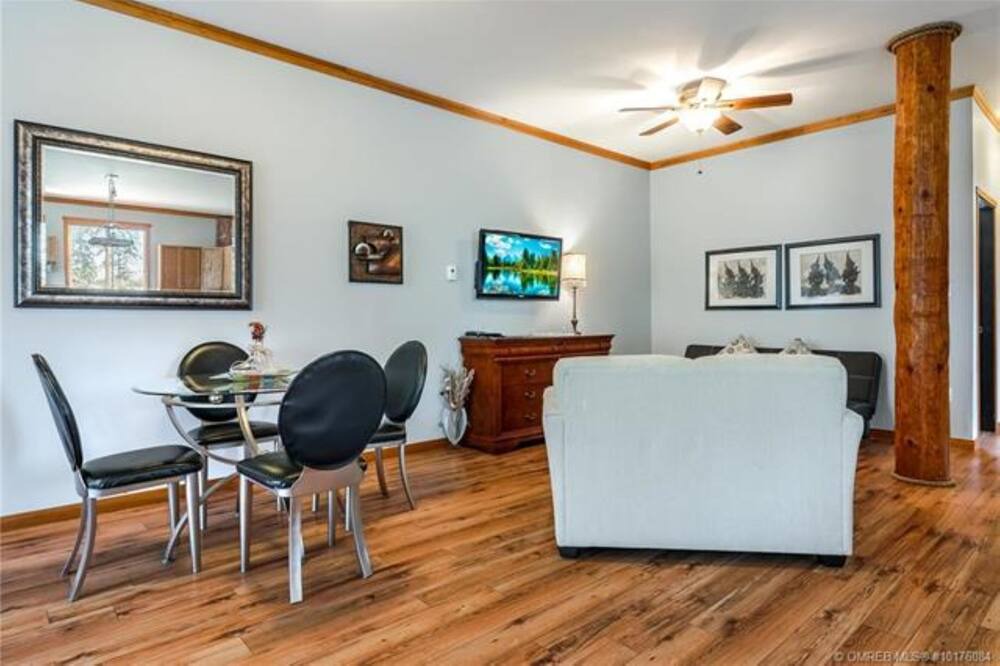 Photo of Livingroom in Upper Mission