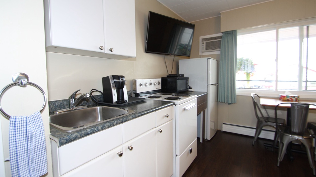 Photo of Kitchen in Harrison Hot Springs