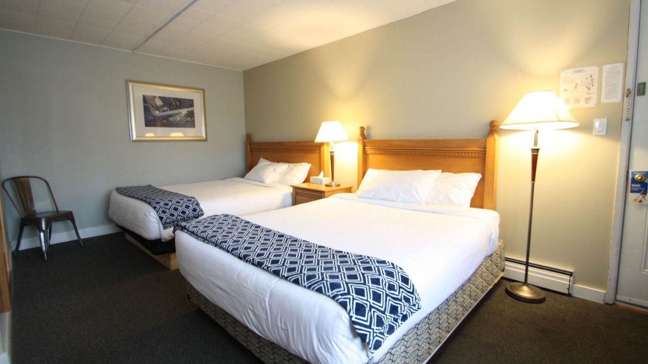 Photo of Bedroom in Harrison Hot Springs