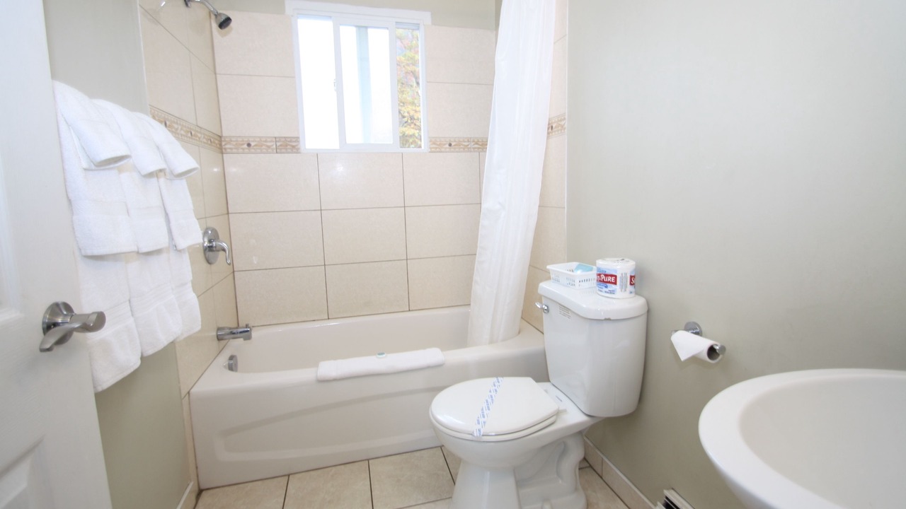Photo of Bathroom in Harrison Hot Springs