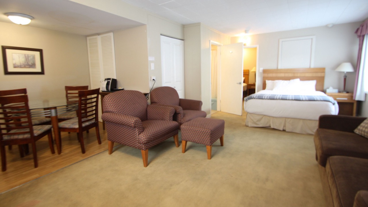 Photo of Bedroom in Harrison Hot Springs