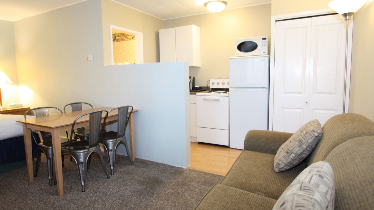 Photo of Bedroom in Harrison Hot Springs