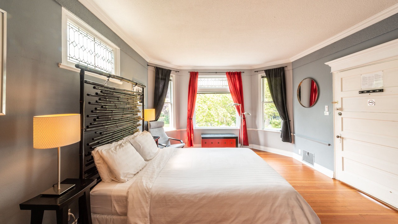 Photo of Bedroom in James Bay