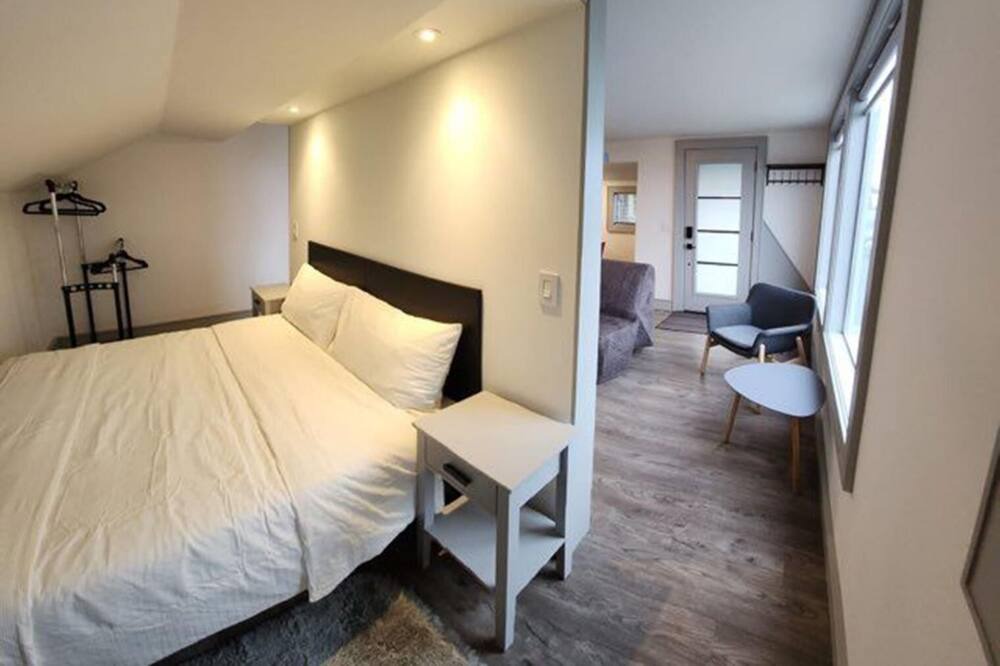 Photo of Bedroom in Cowichan Bay