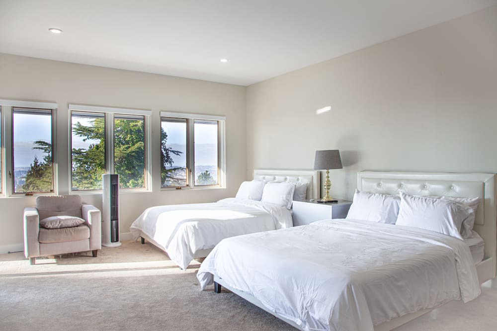 Photo of Bedroom in Lower Sumas Mountain