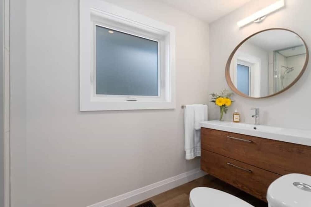 Photo of Bathroom in Oro-Medonte