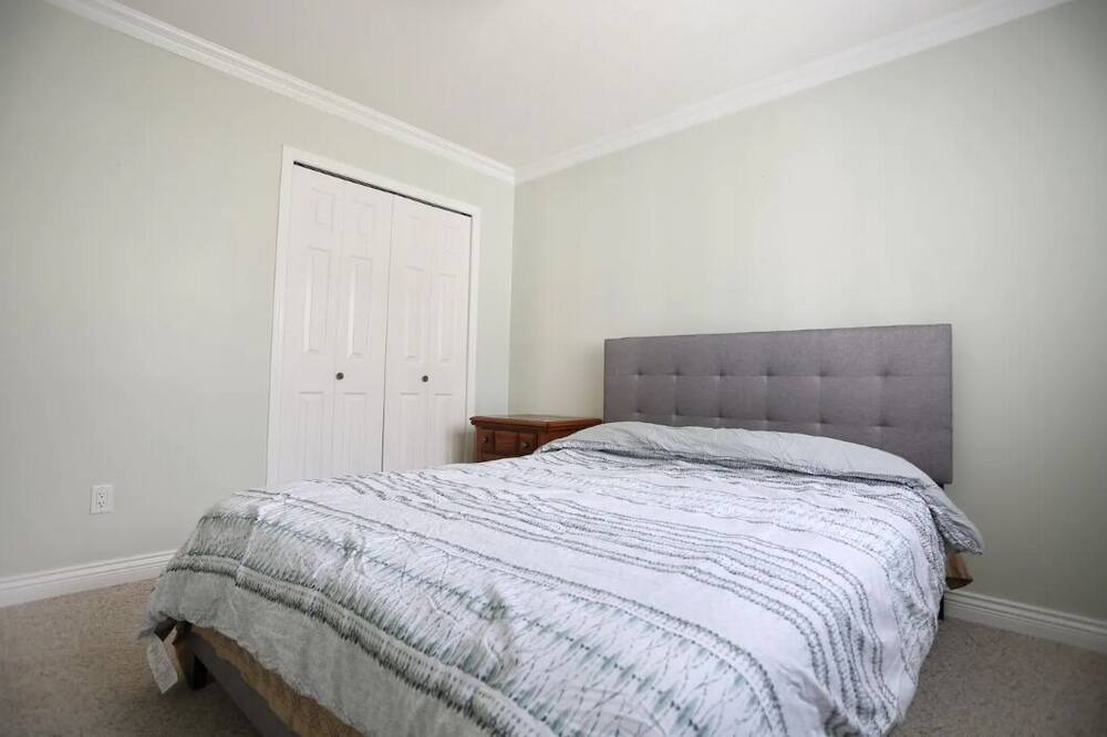 Photo of Bedroom in Surrey Newton
