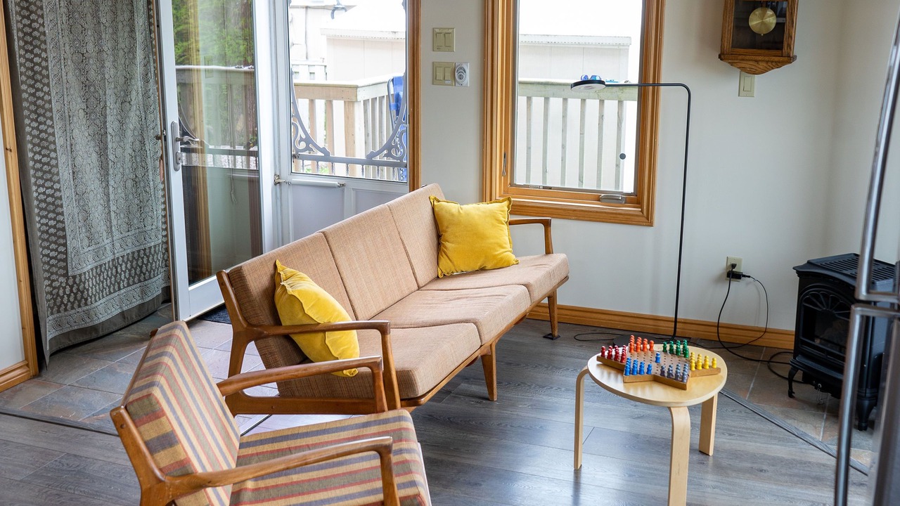Photo of Livingroom in Leeds and the Thousand Islands