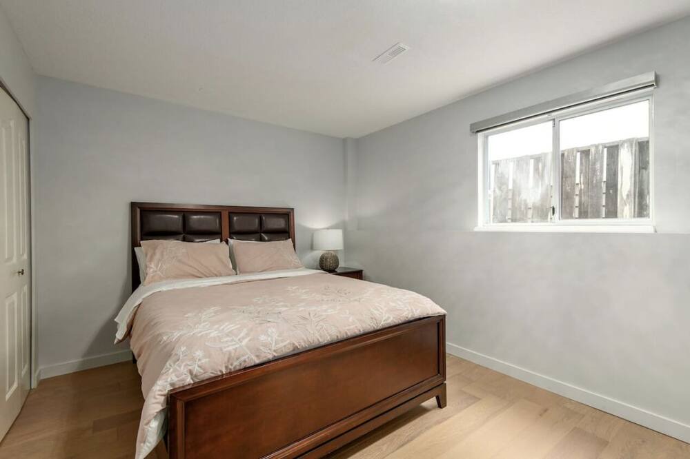 Photo of Bedroom in Canyon Heights