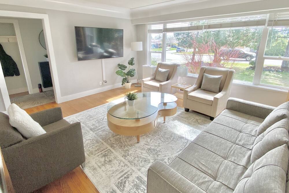Photo of Others in Saanich West