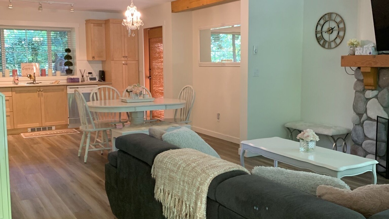 Photo of Kitchen in Lindell Beach