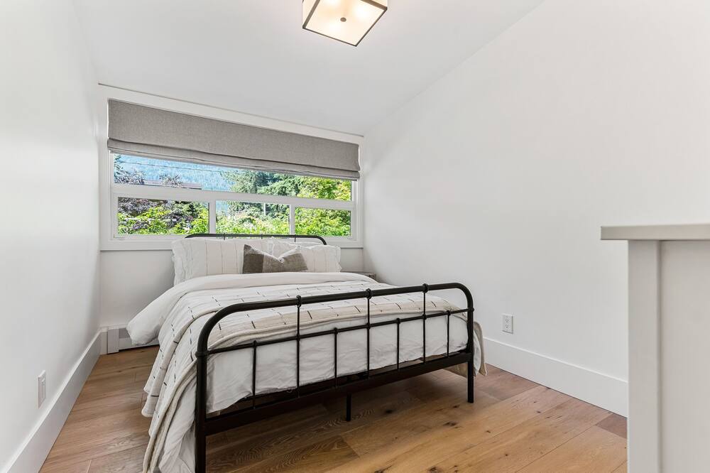 Photo of Bedroom in Cultus Lake
