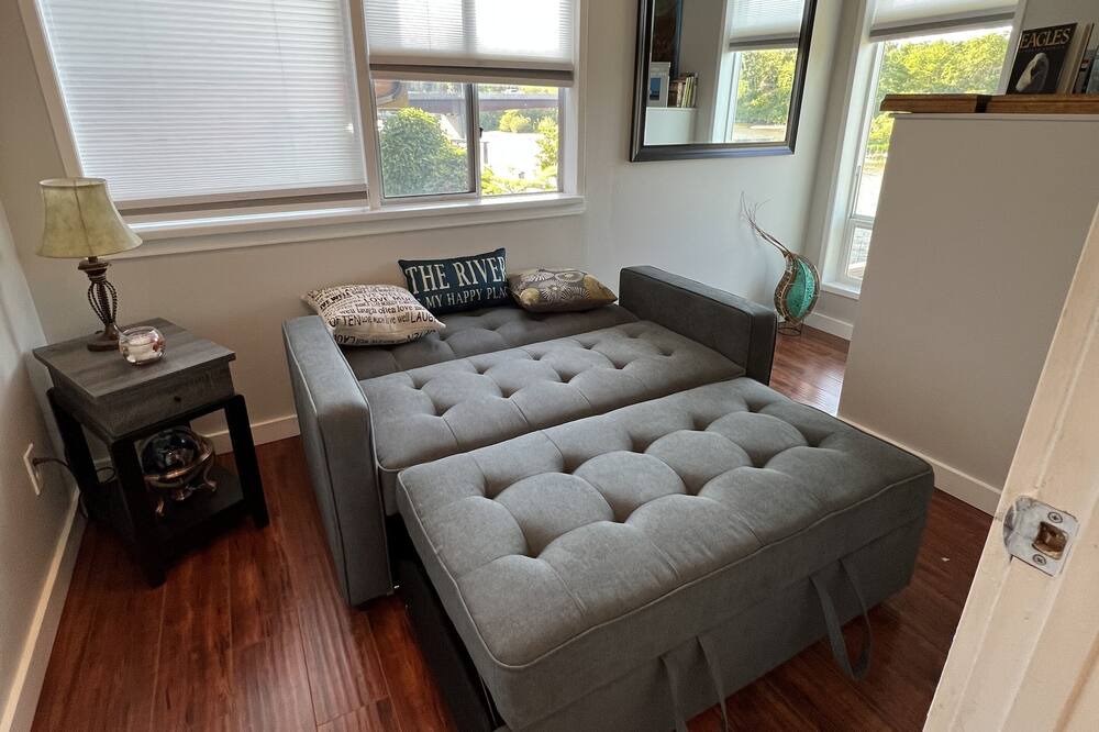 Photo of Bedroom in Campbell River