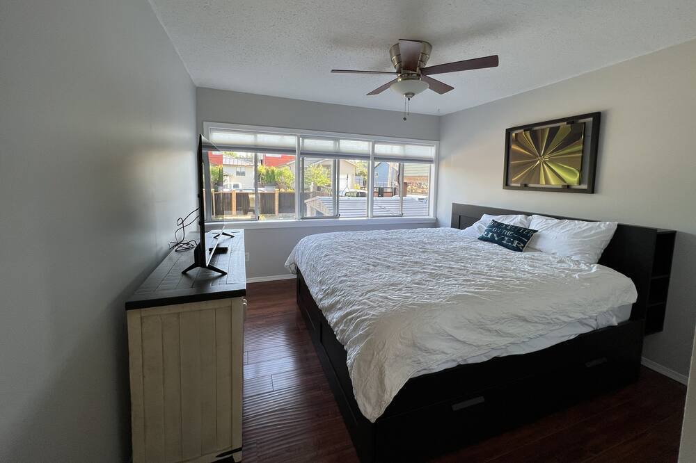 Photo of Bedroom in Campbell River