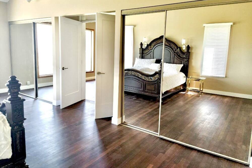 Photo of Bedroom in Eastern Hillsides