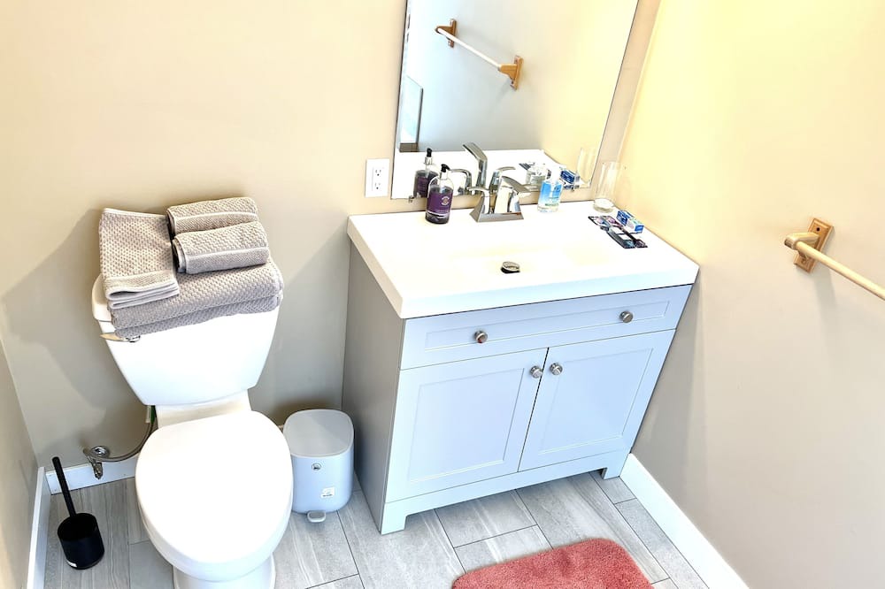 Photo of Bathroom in Eastern Hillsides