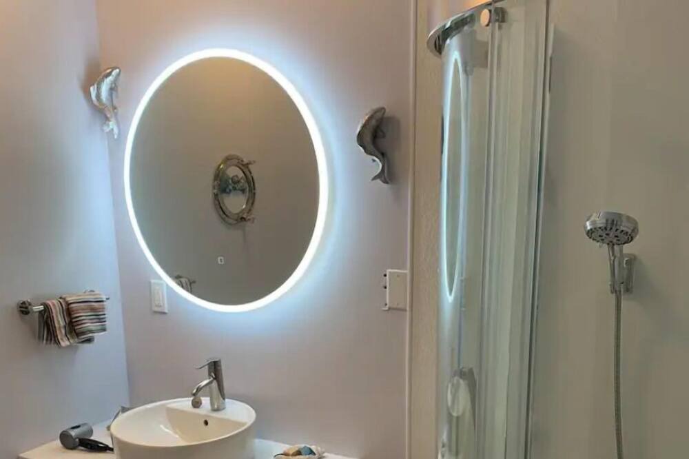 Photo of Bathroom in Earls Cove
