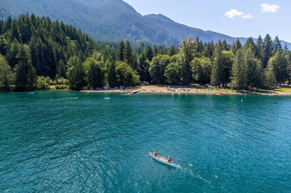 Photo of Others in Lindell Beach