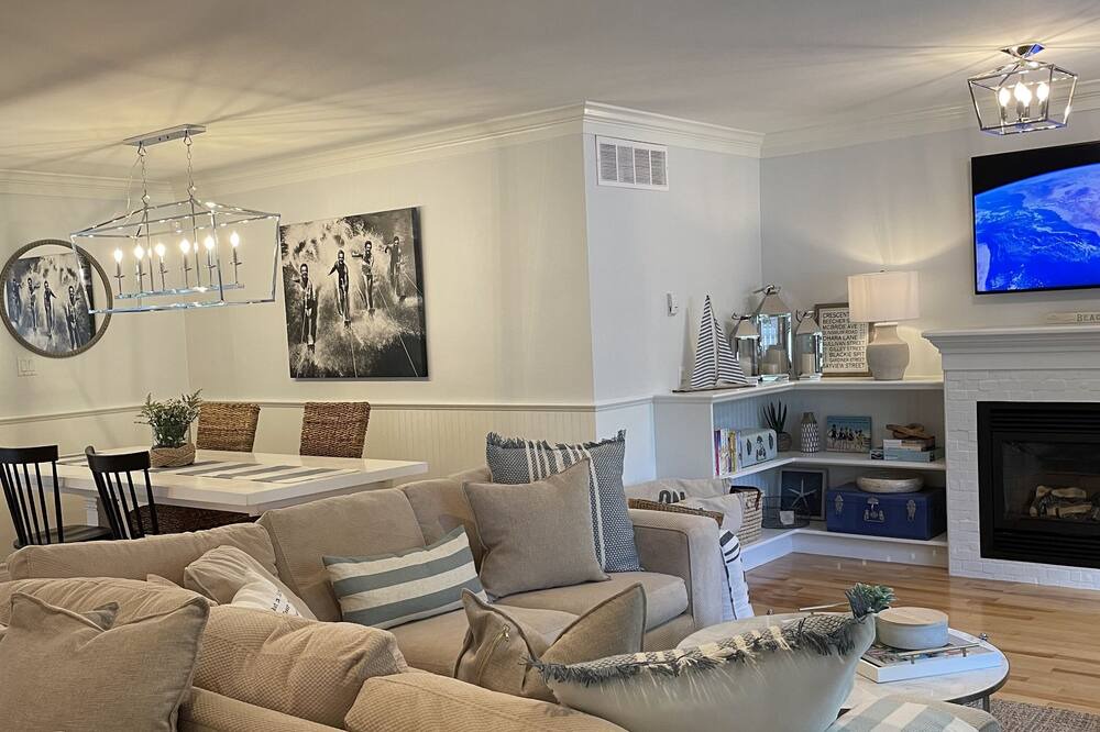 Photo of Livingroom in Surrey