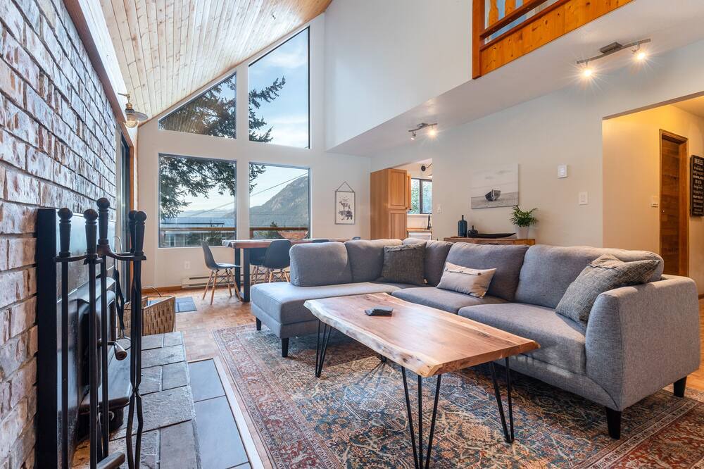 Photo of Livingroom in Sandy Hook