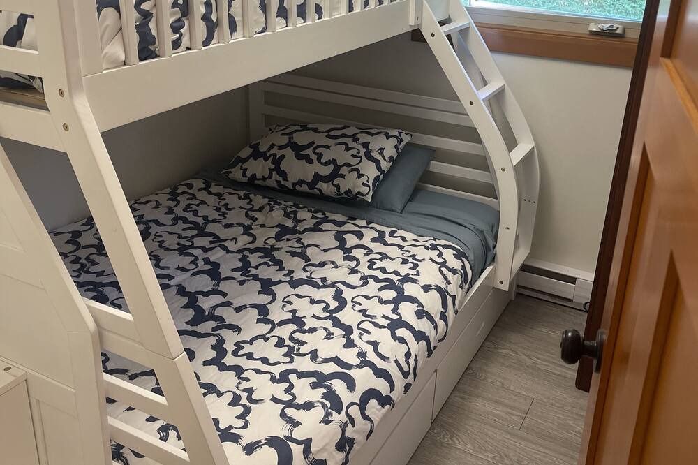 Photo of Bedroom in Shawnigan Lake