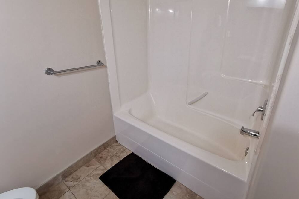 Photo of Bathroom in Saanich West
