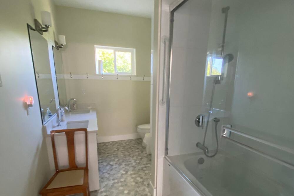 Photo of Bathroom in Roberts Creek