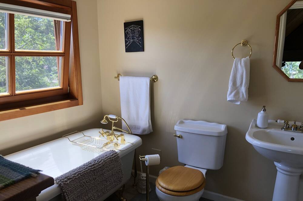 Photo of Bathroom in Regional District of Nanaimo