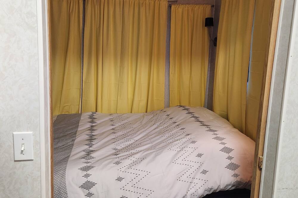 Photo of Bedroom in Lindell Beach
