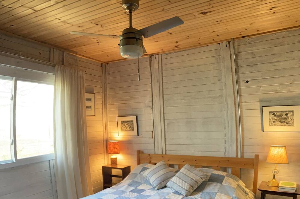 Photo of Bedroom in Port Burwell