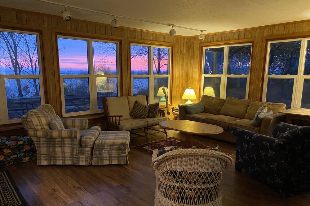 Photo of Livingroom in Port Burwell