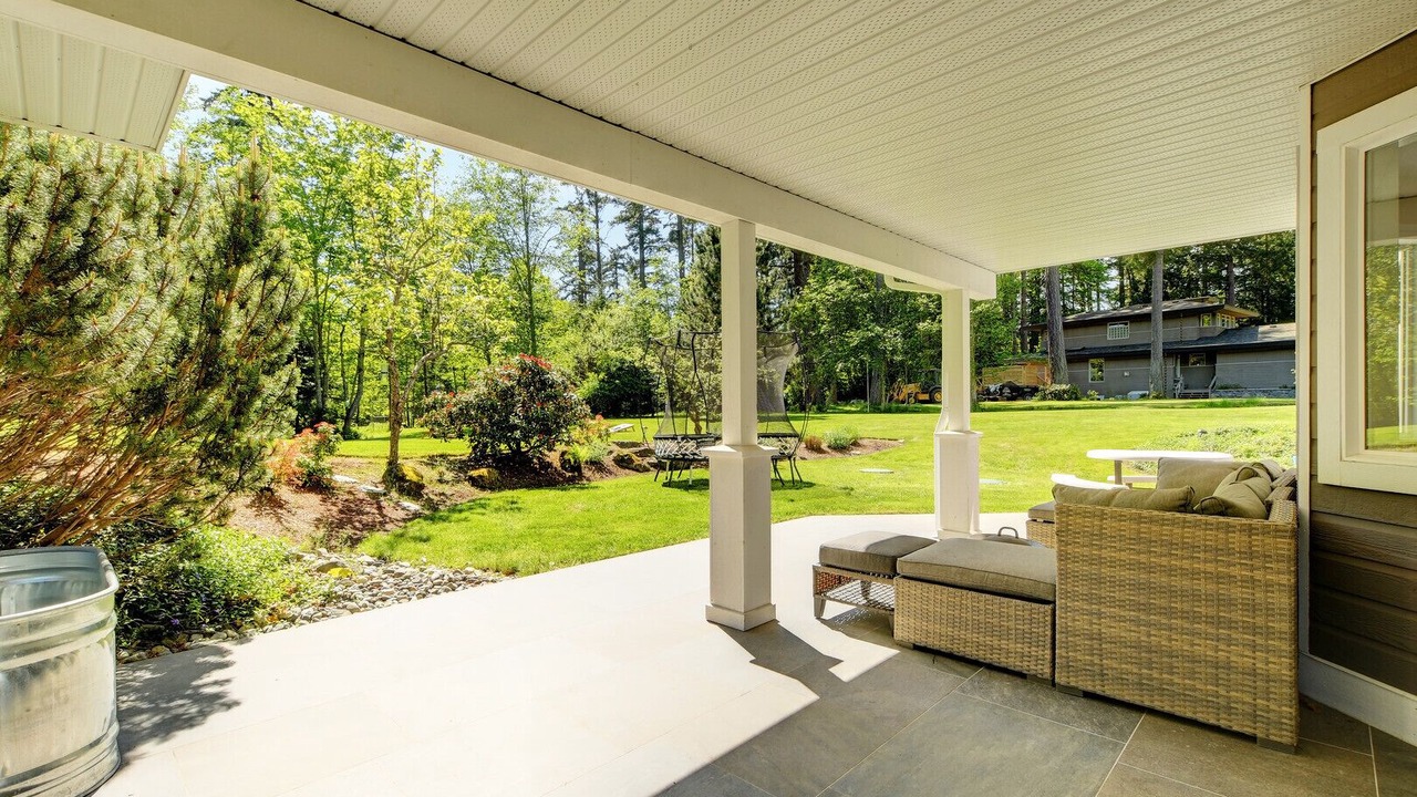 Photo of Patio Balcony in Brentwood Bay