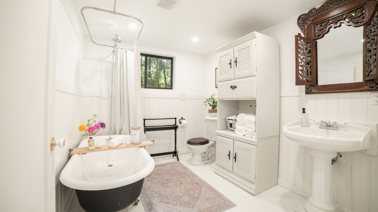 Photo of Bathroom in North Saanich