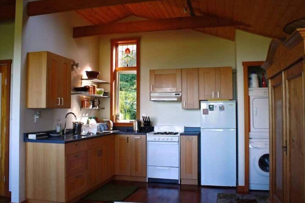 Photo of Kitchen in Galiano