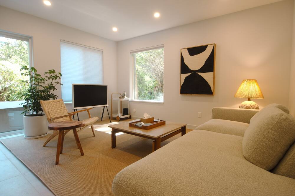 Photo of Livingroom in Roberts Creek