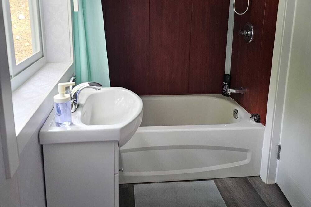 Photo of Bathroom in Sliammon