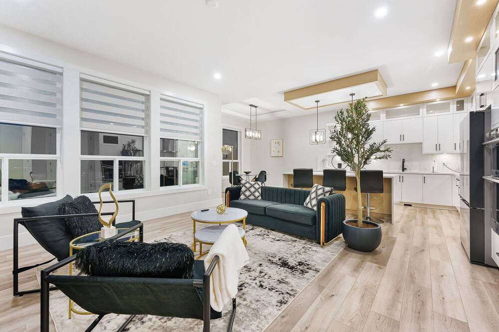 Photo of Livingroom in Eastern Hillsides