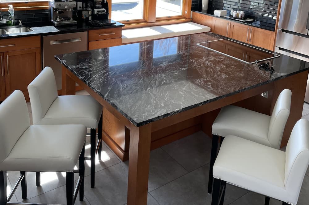 Photo of Kitchen in West Kelowna Estates