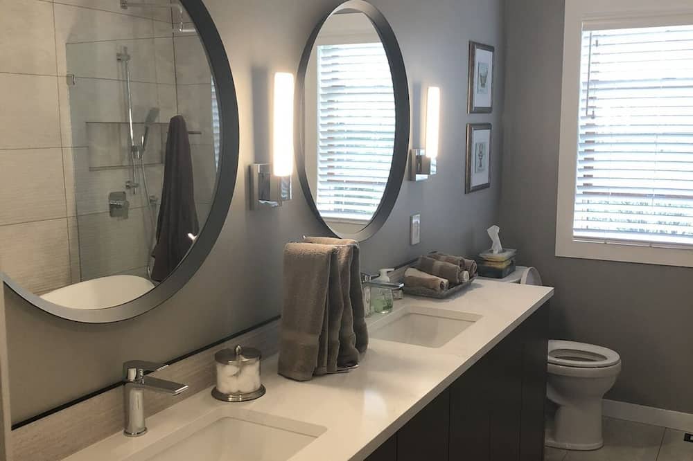 Photo of Bathroom in West Kelowna Estates