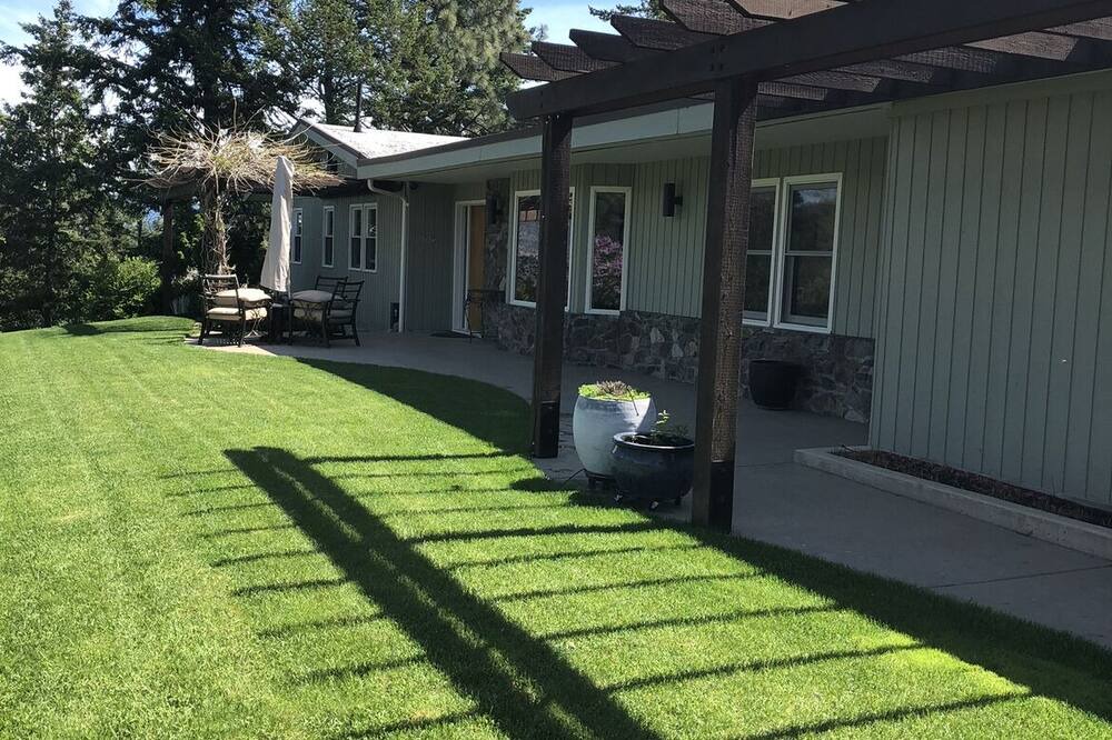 Photo of Outdoor in West Kelowna Estates