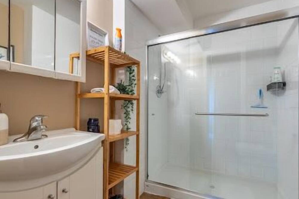 Photo of Bathroom in Canyon Heights