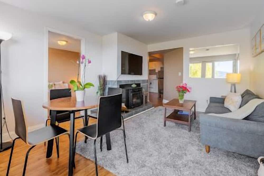 Photo of Livingroom in Canyon Heights