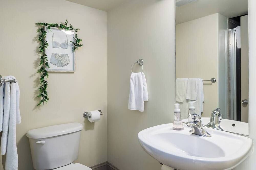 Photo of Bathroom in Okanagan-Similkameen