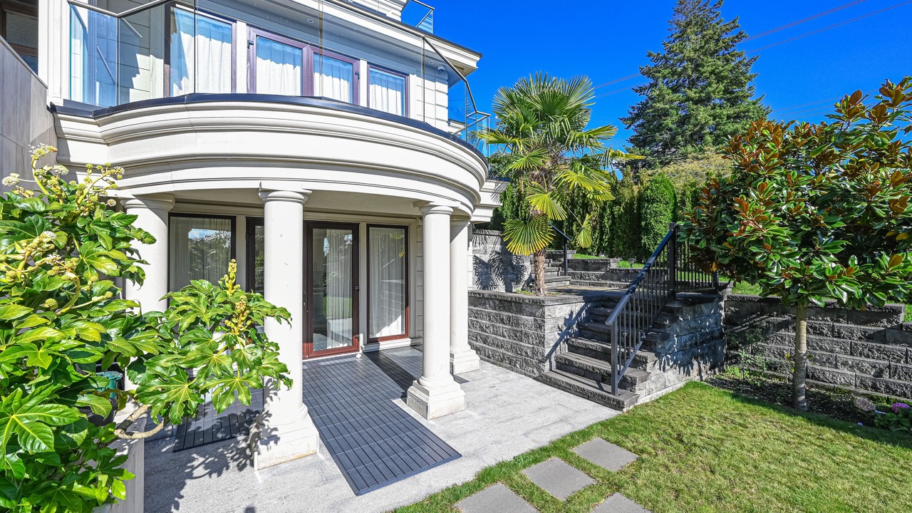 Photo of Outdoor in Hollyburn