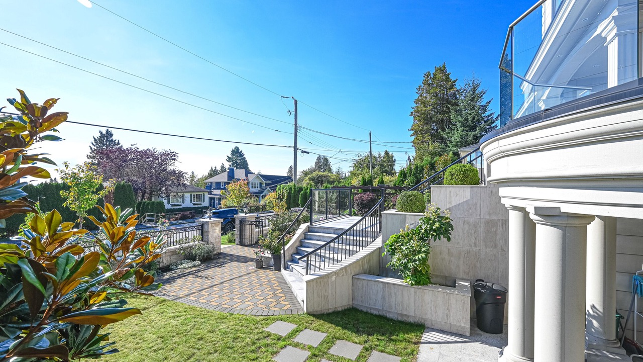 Photo of Outdoor in Hollyburn
