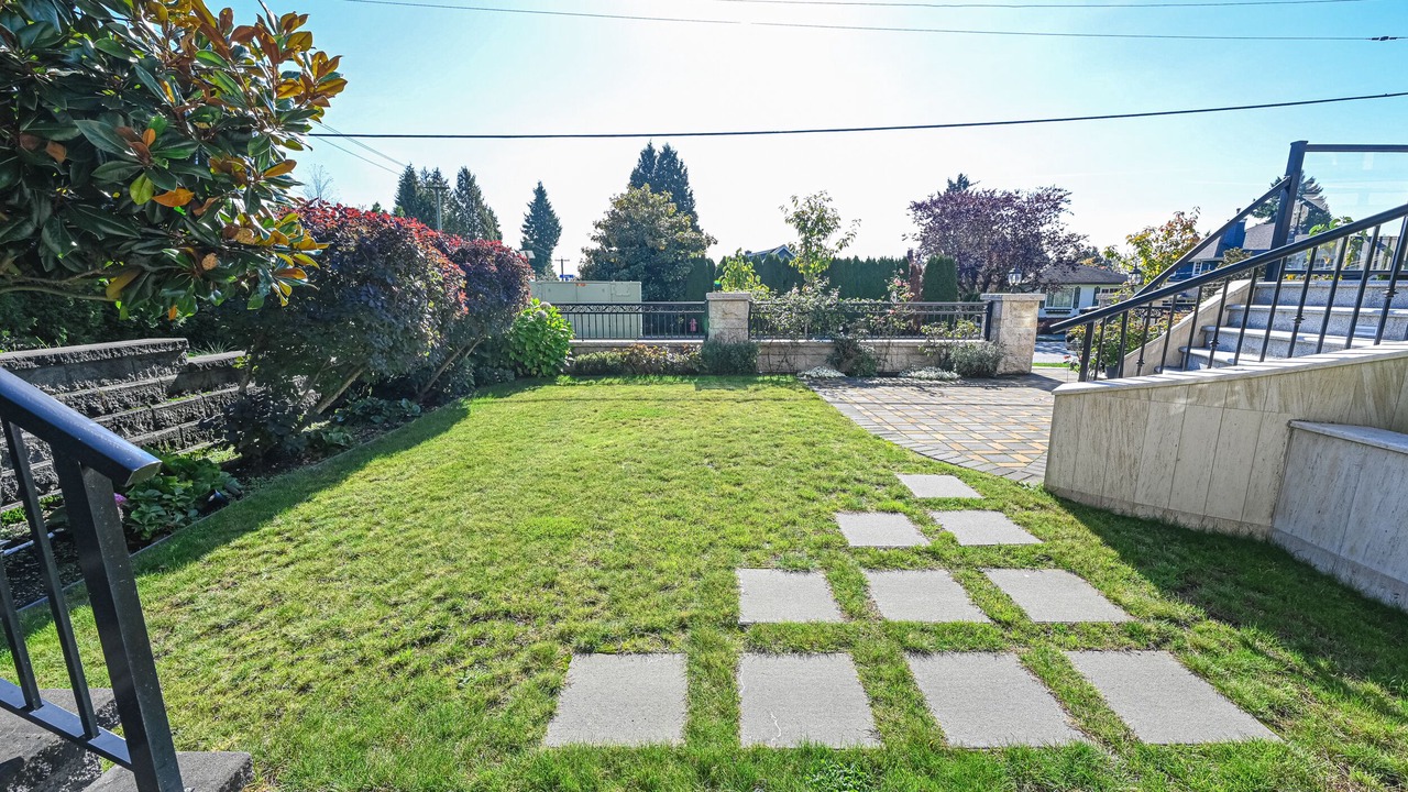 Photo of Outdoor in Hollyburn