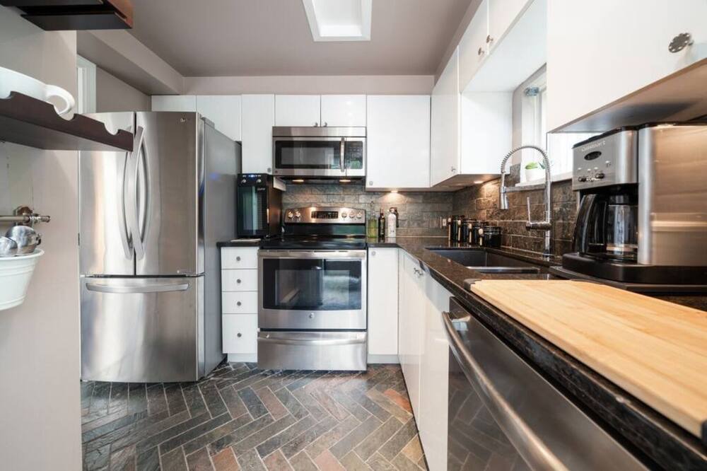 Photo of Kitchen in Coal Harbour