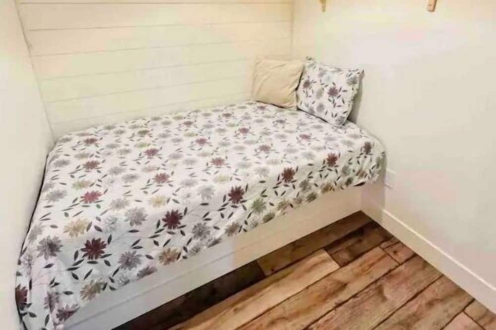 Photo of Bedroom in Promontory