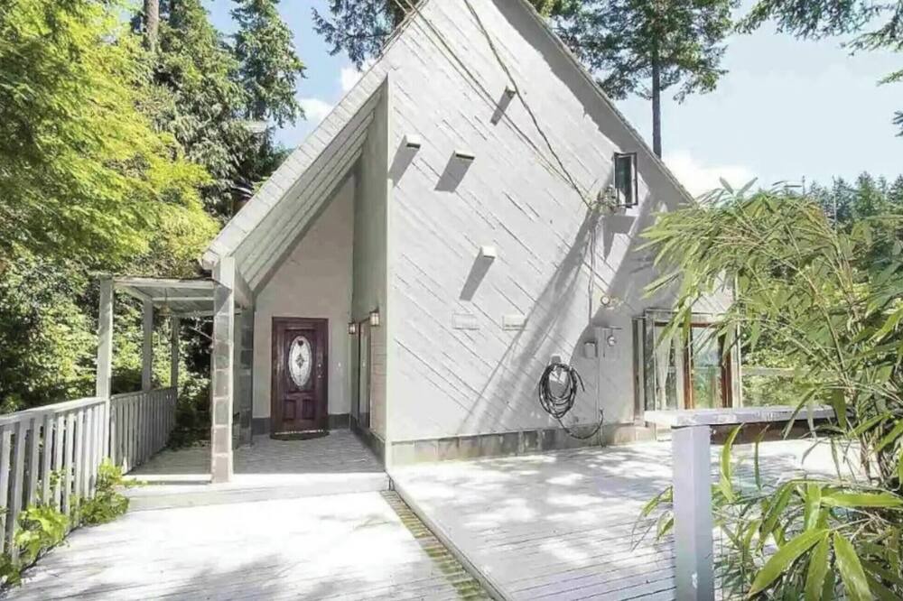 Photo of Outdoor in Lions Bay